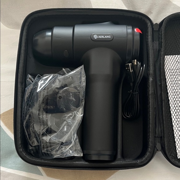 AERLANG MASSAGE GUN NEW - Picture 2 of 5